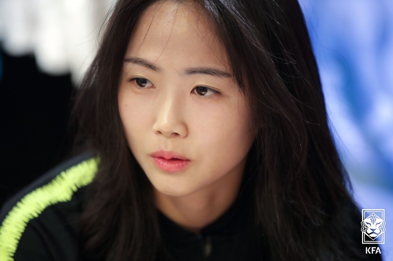 이민아의 고백, "유럽 갈 기회 있었다...몸상태 안 좋아 철회" 이민아의 고백, "유럽 갈 기회 있었다...몸상태 안 좋아 철회"